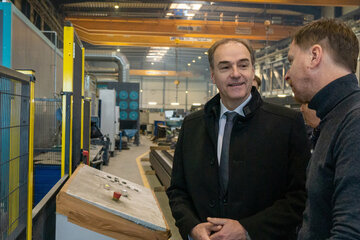 Landesrat Dr. Leonhard Schneemann besuchte das Unternehmen Unger Stahlbau in Oberwart.