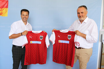 Landeshauptmann Hans-Peter Doskozil und Tourismuschef Didi Tunkel halten mit den BurgenländerInnen dem Nationalteam die Daumen für das EM-Achtelfinalspiel gegen Italien am Samstag