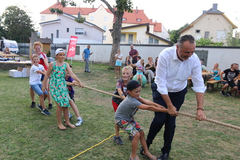 Gratis Sommerbetreuung für die Kinde mit Spiel, Sport, Spaß und großem Sommerfest