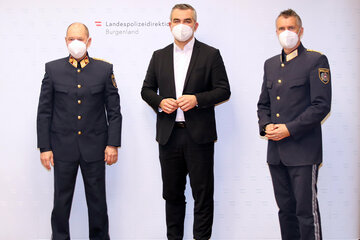 Oberst Andreas Stipsits, Leiter der Landesverkehrsabteilung, präsentierte gemeinsam mit Verkehrslandesrat Mag. Heinrich Dorner und Landespolizeidirektor Mag. Martin Huber die Verkehrsbilanz 2021 sowie Maßnahmen für mehr Verkehrssicherheit