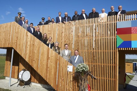70 Jahre Brücke von Andau: Landeshauptmann-Stellvertreterin Anja Haider-Wallner und Landesrätin Daniela Winkler gedachten gemeinsam mit Vertreterinnen und Vertretern aus Österreich und Ungarn der Ereignisse des Ungarischen Volksaufstandes vor 70 Jahren.
