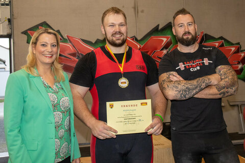 Landesrätin Winkler - im Bild mit Tagesieger Dominic Binder und Organisator Markus Steiner - war von den Leistungen beeindruckt und gratulierte den Siegerinnen und Siegern sowie den Organisatoren zu dieser gelungenen Veranstaltung