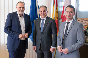 Landeshauptmann Hans Peter Doskozil hieß den Botschafter der Republik Deutschland in Österreich, S.E. Vito Cecere, gemeinsam mit Landtagspräsident Robert Hergovich herzlich in seinen Amtsräumen willkommen.
