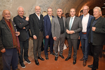 Udo Preis, Eduard Kutrowatz, KLANGfrühling-Gründungsvater Johannes Kutrowatz, ORF Burgenland-Landesdirektor Mag. Werner Herics, KLANGfrühling-Intendant Gerhard Krammer, Bürgermeister Mag. Markus Szelinger, Landesrat Dr. Leonhard Schneemann, KLANGfrühling-Geschäftsführer Werner Glösl und KLANGfrühling-Gründungsvater Eduard Kutrowatz (v.l.) bei der offiziellen Eröffnung.