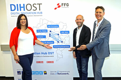 Landesrätin Mag.a Astrid Eisenkopf (v.l.) bei der Präsentation des Projektes.