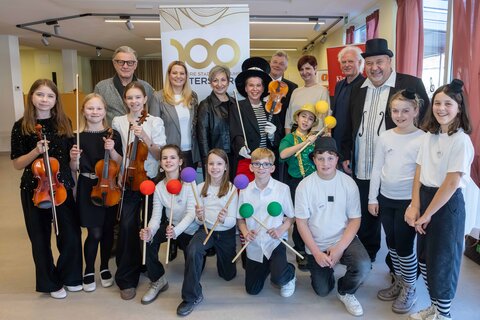 Zum 100-jährigen Stadtjubiläum kehrt das Kinder-Klassik-Open-Air „Nola Note auf Orchesterreise“ wieder zurück nach Mattersburg.