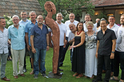 Landeshauptmann Hans Peter Doskozil, Landesrat Heinrich Dorner und Harro Pirch mit den Künstlern sowie Bürgermeister Franz Haspel und Nationalrat Nikolaus Berlakovich