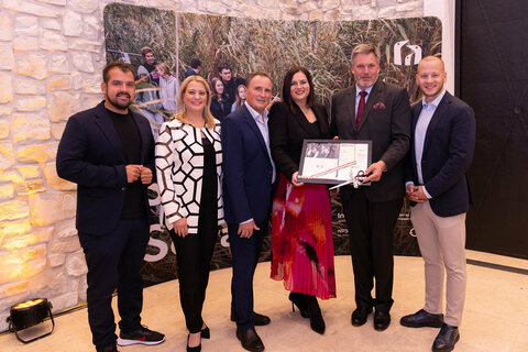 Gruppenbild anlässlich der Jubiläumsfeier (v.l.) LAbg. Bürgermeister Kilian Brandstätter, Landesrätin Daniela Winkler, Landesrat a.D. Helmut Bieler, Landeshauptmann-Stellvertreterin Astrid Eisenkopf, Direktor des Nationalparks Neusiedler See – Seewinkel Johannes Ehrenfeldner und Nationalratsabgeordneter Bürgermeister Maximilian Köllner.