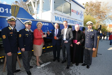 Walter Reitter, Vizepräsident ÖWR-Landesverband, Stefan Ferschich, Präsident ÖWR-Landesverband, Landtagspräsidentin Verena Dunst, Landeshauptmann a.D. Hans Niessl, Landeshauptmannstellvertreter Johann Tschürtz, Altbischof Paul Iby und Ernst Schügerl, Vizepräsident ÖWR-Landesverband bei der Bootstaufe