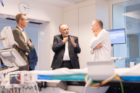 Landeshauptmann Hans Peter Doskozil, Prim. Univ.-Prof. Dr. Rudolf Berger MSc, FESC und Krankenhausgeschäftsführer Dir. Robert Maurer, MSc, MBA