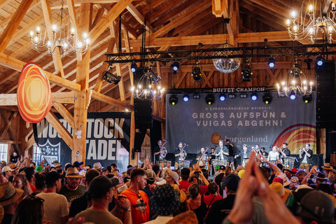 Starker Auftritt von Burgenland Tourismus beim Woodstock der Blasmusik 2026: Im Mittelpunkt standen die vielfältigen Urlaubsangebote des Landes.