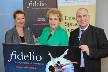 Im Beisein der Präsidentin des Burgenländischen Landtages, Verena Dunst, „fidelio“-Beiratsmitglied und Leiterin der Strategischen Vermarktung und Marketing im ORF, Mag. Petra Höfer und Prof. Mag. Martin Bramböck, Joseph Haydn Konservatorium des Landes Burgenland, fand am 27. November 2019 im Landhaus in Eisenstadt die symbolische Übergabe der „fidelio“-Jahresabonnements an das Haydn-Konservatorium und die burgenländischen Musikschulen statt.