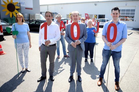 Landesrat Dr. Leonhard Schneemann mit Bürgermeister Manuel Weber