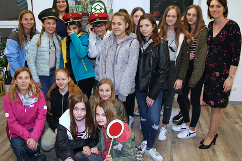 Frauenlandesrätin Mag.a Astrid Eisenkopf und Dr. Hana Dellemann, Vize-Generaldirektorin der Raab-Oedenburg-Ebenfurter Eisenbahn AG, nahmen den Girls‘ Day 2019 zum Anlass, um Mädchen und junge Frauen für atypische Berufsmöglichkeiten zu begeistern und ihnen neue Perspektiven aufzuzeigen.