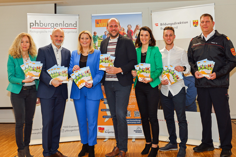 Leiterin Eva Gröstenberger (Institut für Ausbildung und praktische Studien auf der Pädagogischen Hochschule Burgenland), Bildungsdirektor Heinz Josef Zitz, Landesrätin Daniela Winkler, Organisator Daniel Karacsony, Lehrerin Carina Pinzker und Lehrer Stefan Wessely sowie Stefan Weisz von der Freiwilligen Feuerwehr Rechnitz (v.l.).