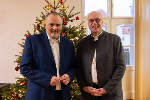 (v.l.) Landeshauptmann Hans Peter Doskozil und Diözesanbischof Ägidius Zsifkovics trafen sich zu einem Gespräch in der Vorweihnachtszeit.