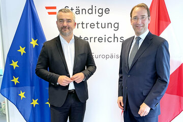 Landesrat Heinrich Dorner mit dem ständigen Vertreter Österreichs bei der Europäischen Union, Botschafter Nikolaus Marschik (Bild 1), und dem Präsidenten des Ausschusses der Regionen, Apostolos Tzitzikostas (Bild 2)