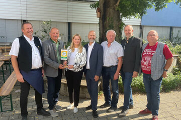 Besuchten das Biofest in Frauenkirchen: (v.l.) Franz Traudtner, Obmann Bio Austria Burgenland, Landwirtschaftskammer Burgenland Vizepräsident Werner Falb-Meixner, Landesrätin Daniela Winkler, Bürgermeister Hannes Schmid, Vizebürgermeister Matthias Doser, LAbg. Bürgermeister Gerhard Bachmann, Kammerrat Gottfried Pingitzer, Landwirtschaftskammer Burgenland.