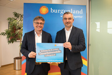 Landesrat Heinrich Dorner und der Geschäftsführer der Wirtschaftsagentur Burgenland, Mag. Michael Gerbavsits, präsentierten die neue Plattform für leerstehende Büroflächen und freistehende Hallen als Maßnahme zur Eindämmung der Bodenversiegelung