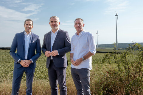 Landesrat Heinrich Dorner, Burgenland Energie CEO Stephan Sharma, Bürgermeister Deutschkreutz Andreas Kacsits.