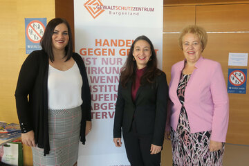 Landesrätin Astrid Eisenkopf, Frauenministerin Ines Stilling und Landtagspräsidentin Verena Dunst.