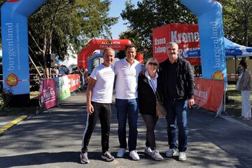 Veranstalter Hannes Menitz, Burgenland Tourismus-Geschäftsführer Didi Tunkel, Brigitta Pelzer (Erlebnisregion Mittelburgenland-Rosalia) und Sportlandesrat Heinrich Dorner (v.l.) beim 5. Blaufränkischland-Marathon in Deutschkreutz.