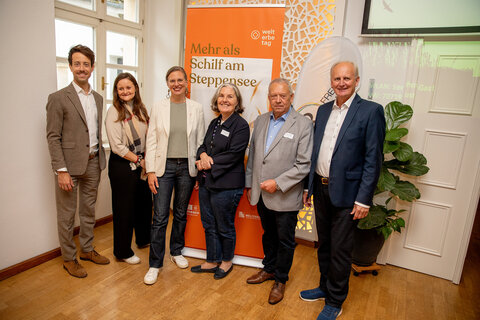Landeshauptmann-Stellvertreterin Anja Haider-Wallner (3.v.l.) vor Beginn der Konferenz, im Bild mit Florian Meixner, BA, MA (Leitung Fachbereich Welterbe und Kulturgüterschutz, Österreichische UNESCO-Kommission), Geschäftsführerin Lina Jires-Karner (Verein Welterbe Neusiedler See), Weltkulturerbe-Koordinatorin Mag.a Ruth Veronika-Pröckl (Leiterin Nationale Koordination für UNESO-Welterbe / Bundesministerium für Wohnen, Kunst, Kultur, Medien  und Sport), Obmann-Stellvertreter Rudolf Strommer und Obmann Erwin Preiner (v.l.).