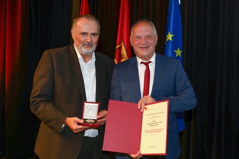 Landeshauptmann Hans Peter Doskozil übergab im festlichen Ambiente des KUZ Mattersburg die Ehrenzeichen an die ausgezeichneten Persönlichkeiten