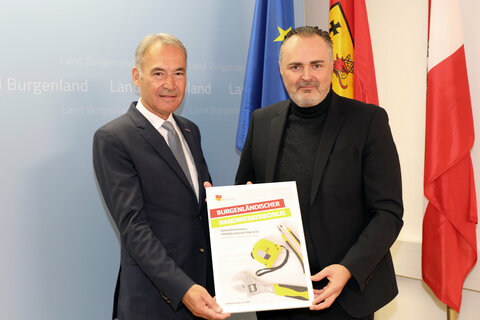 Landeshauptmann Hans Peter Doskozil und Wirtschaftskammerpräsident Peter Nemeth präsentierten die Details zum Handwerkerbonus 2020