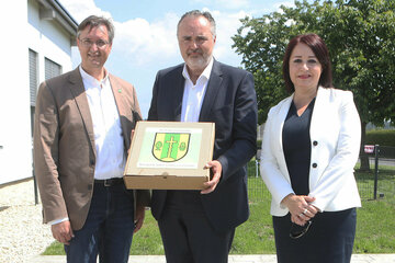 Landeshauptmann Hans Peter Doskozil mit Bürgermeister Mag. Thomas Novoszel und Vizebürgermeisterin Birgit Maria Karner