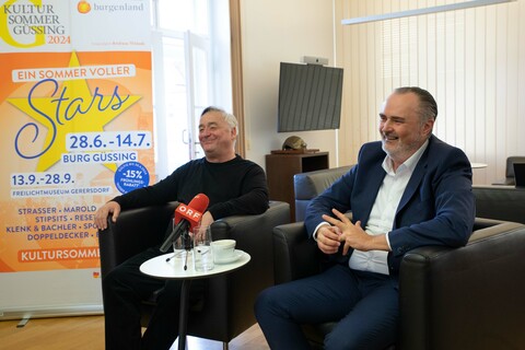 Landeshauptmann Hans Peter Doskozil präsentierte mit Intendant Andreas Vitásek das Programm von Kultur Sommer Güssing 2024