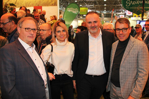 Landeshauptmann Hans Peter Doskozil, Tourismuslandesrat MMag. Alexander Petschnig, Landesrat Christian Illedits, Landesrat Mag. Heinrich Dorner und Landesrätin Mag.a (FH) Daniela Winkler konnten am heutigen Eröffnungstag auf der Ferien-Messe Wien beim bereits traditionellen VIP-Empfang auf dem Burgenlandstand Spitzen der Kultur, des Tourismus und der Wirtschaft begrüßen