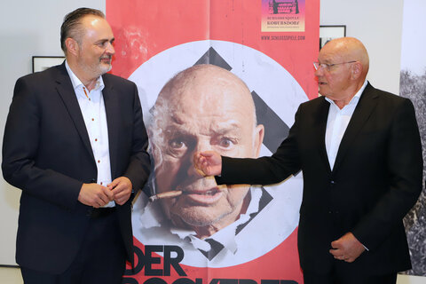Landeshauptmann Hans Peter Doskozil mit Intendant Wolfgang Böck
