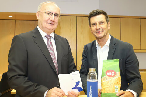 Vorstandsdirektor Gerhard Nyul und Landesrat Christian Illedits.