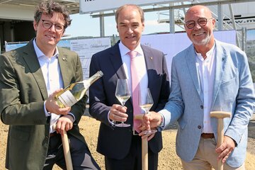 Spatenstich der Schlumberger Sektproduktion mit Landesrat Schneemann