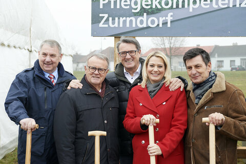 ASBÖ-Bundesgeschäftsführer Reinhard Hundsmüller, LH a.D. Hans Niessl, OSG-Obmann Dr. Alfred Kollar, Landesrätin Mag.a (FH) Daniela Winkler und Soziallandesrat Christian Illedits