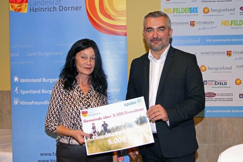 Siegerehrung spusu gemeindechallenge mit Landesrat heinrich Dorner