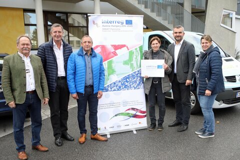 Bürgermeister Eduard Zach, Landtagsabgeordneter Ewald Schnecker, Bürgermeister Helmut Sampt, Tina Wurm, Landesrat Heinrich Dorner und Bürgermeisterin Andrea Reichl (v.l.).