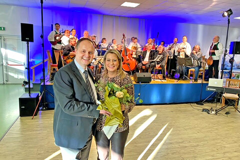 Bürgermeister Karel Lentsch mit Landesrätin Mag. (FH) Daniela Winkler und der Tamburizza hatsko kolo sowie Ferry Janoska & Ensemble