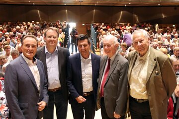 Helmut Bieler (Vorsitzender des Bgld. Landesseniorenbeirates), Prim. Dr. Jochen Erhart, Soziallandesrat Christian Illedits, Kurt Korbatits (stv. Vorsitzender des Bgld. Landesseniorenbeirates) und Paul Werner Strobl (stv. Vorsitzender des Bgld. Landesseniorenbeirates) beim Senioren-Gesundheitstag im Kulturzentrum Eisenstadt