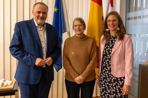 LH Hans Peter Doskozil gemeinsam mit Dr. Helga Kromp-Kolb und LH-Stv.in Anja Haider-Wallner bei der konstituierenden Sitzung der Steuerungsgruppe Klimaschutz