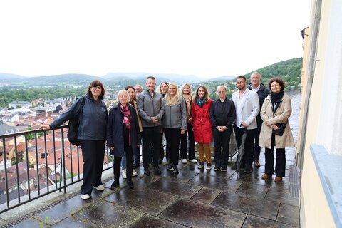 Die burgenländische Delegation mit Landesrätin Daniela Winkler (vorne Bildmitte) an der Spitze nahm am Freitag an einer Stadtführung in Rudolstadt teil.