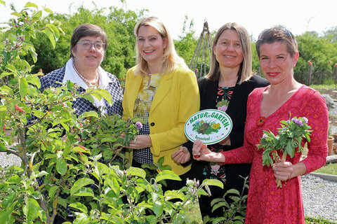 Vizerektorin Inge Strobl-Zuchtriegl, Bildungslandesrätin Daniela Winkler, Rektorin Sabine Weisz, Gartenexpertin Uschi Zezelitsch