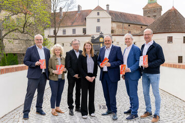 Thomas Monetti, Karin Tinhof, Norbert Darabos, Barbara Weißeisen-Halwax, Landeshauptmann Hans Peter Doskozil, Gerhard Krammer und Werner Glösl