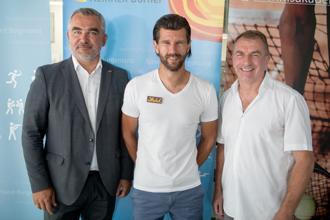 Sportlandesrat Mag. Heinrich Dorner mit ÖTV-Tennisdirektor Jürgen Melzer und Veranstalter Günter Kurz (v.l.) in Oberpullendorf.