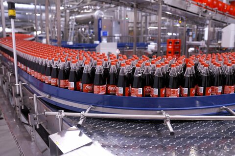 Neue Mehrweg-Glaslinie im Produktions- und Logistikzentrum Edelstahl