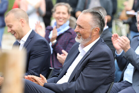 Landeshauptmann Hans Peter freute sich bei der Eröffnung mit dabei sein zu können