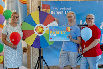 LRin Daniela Winkler mit Helga Hofstädter und Sonja Seier-Conrad vom Familienreferat des Landes Burgenland.