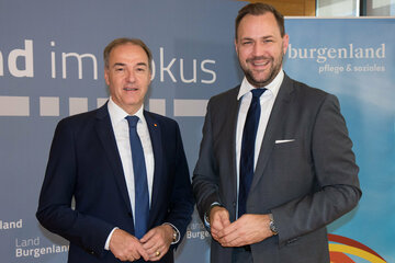 Soziallandesrat Dr. Leonhard Schneemann und Soziale-Dienste-Burgenland-Geschäftsführer Dr. Johannes Zsifkovits.