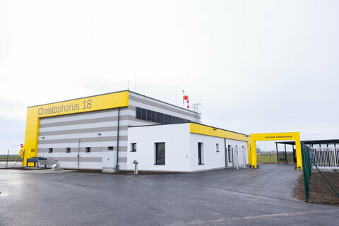 Der neue Notarzthubschrauber-Stützpunkt in Frauenkirchen garantiert eine flächendeckende Notfallversorgung im Nordburgenland.